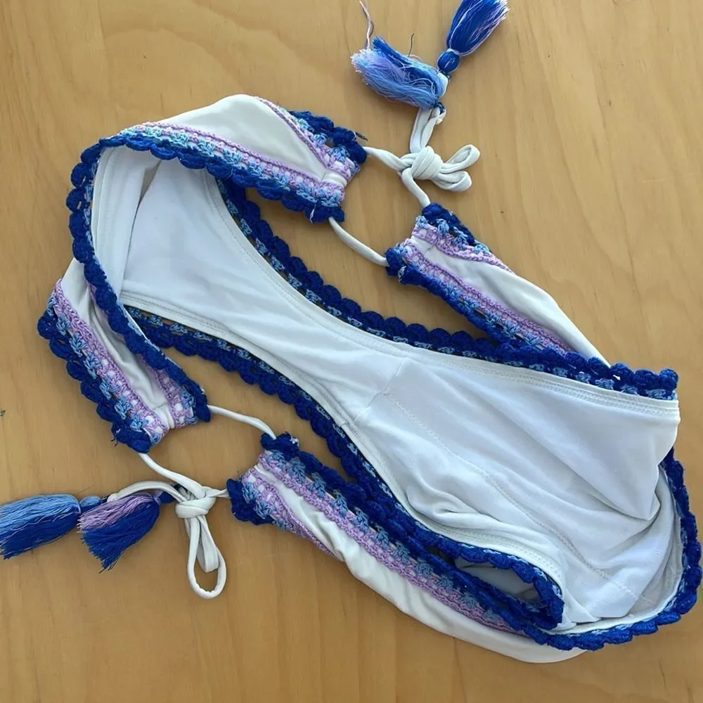 Womens white and blue crochet lining size large bikini bottom